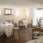 Отель Historic Chesa Salis