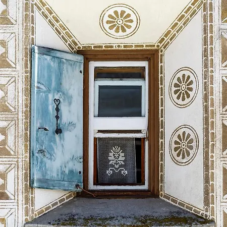 Отель Historic Chesa Salis 3*