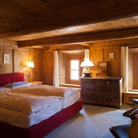 Historic Chesa Salis Bed & Breakfast Bever