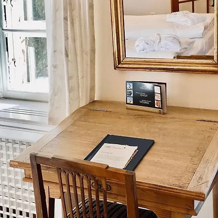 Historic Chesa Salis מלון 3*