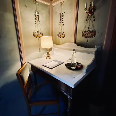 Historic Chesa Salis מלון