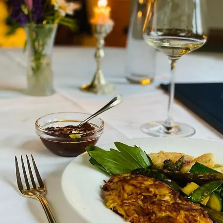 Historic Chesa Salis מלון בבר