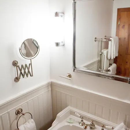 Historic Chesa Salis מלון