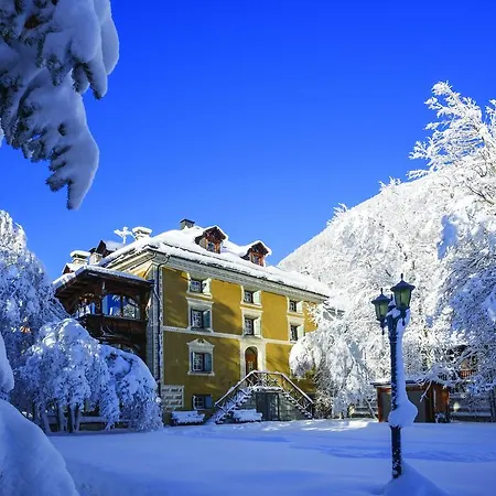 Historic Chesa Salis בבר