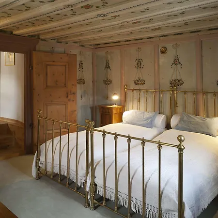 Historic Chesa Salis בבר