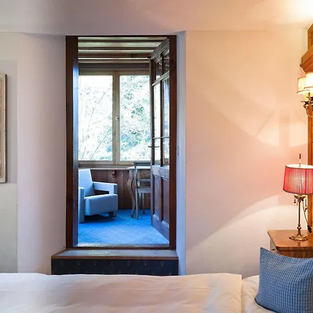 Historic Chesa Salis 3* בבר