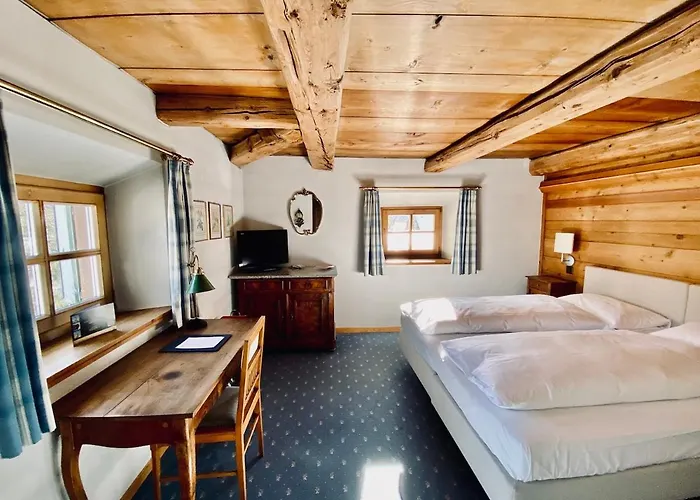 Historic Chesa Salis Bever